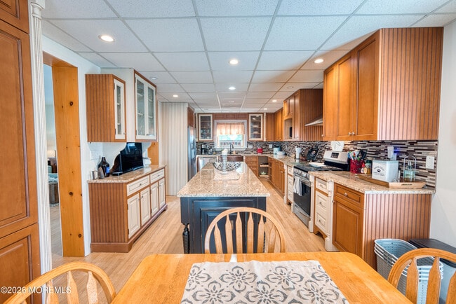 Building Photo - 112 Corlies Ave