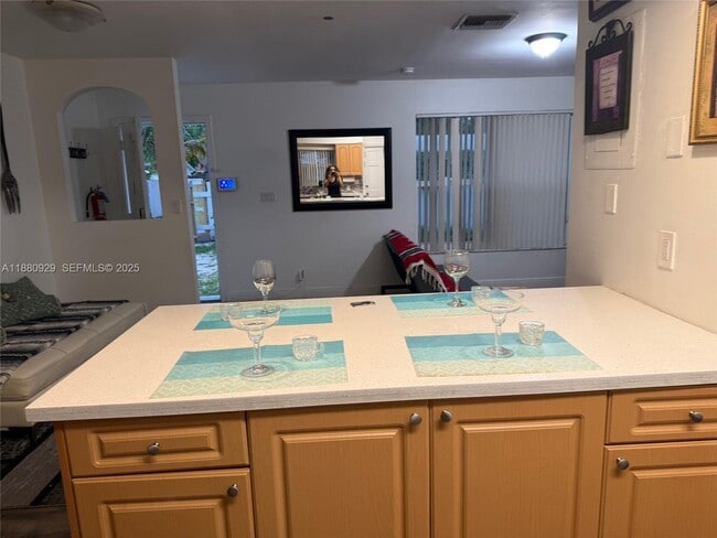 Building Photo - 2452 Madison St