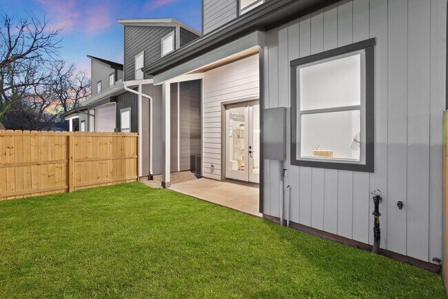 Building Photo - 4210 McKinley St