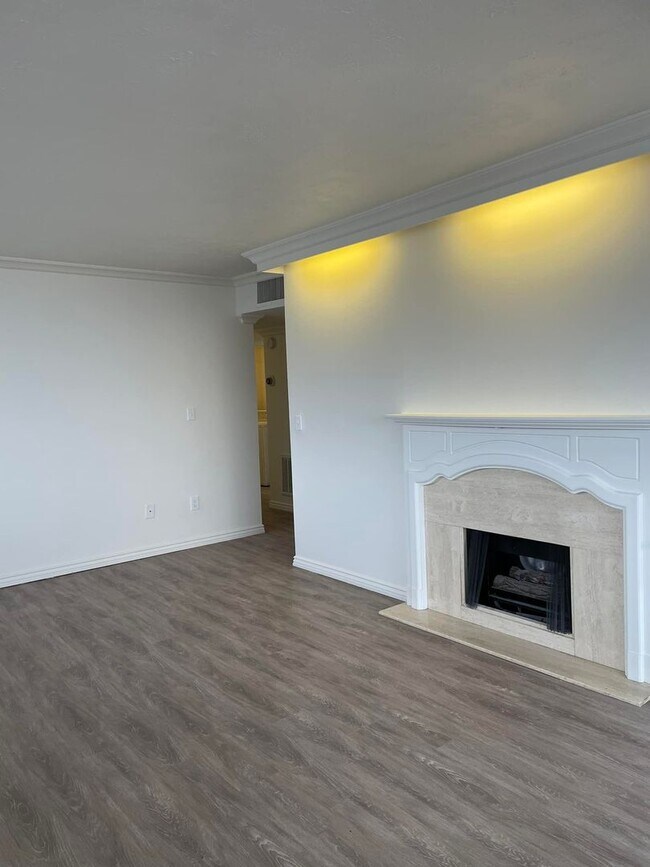 Building Photo - Zions Summit