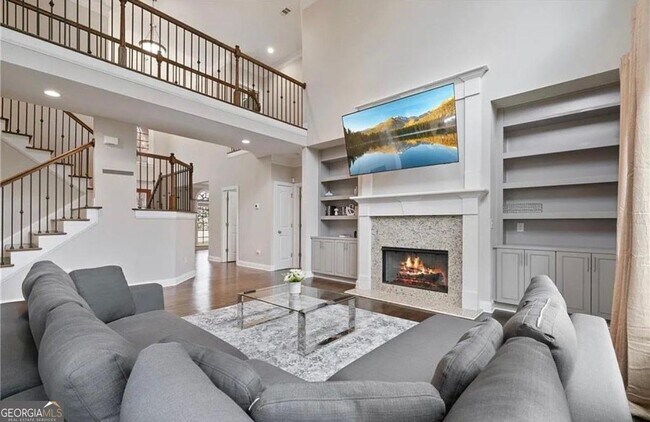 Building Photo - 4402 Income Cir