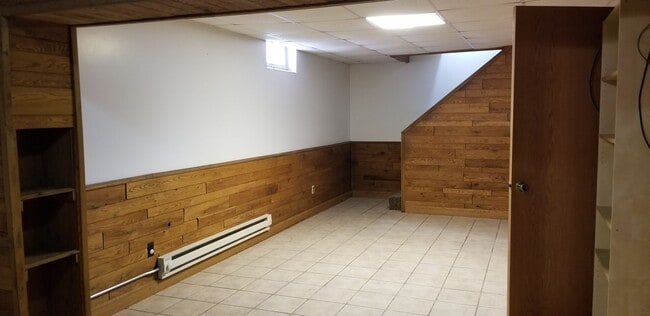Building Photo - Large 2+ Bedroom home with a country setting