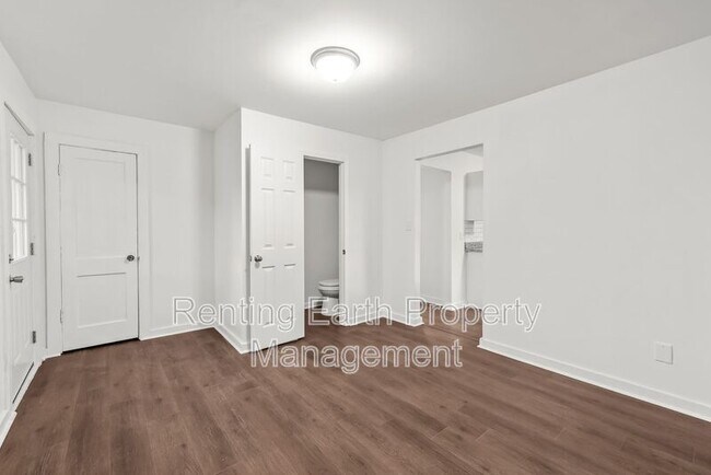 Building Photo - 125 Kentwood Ave