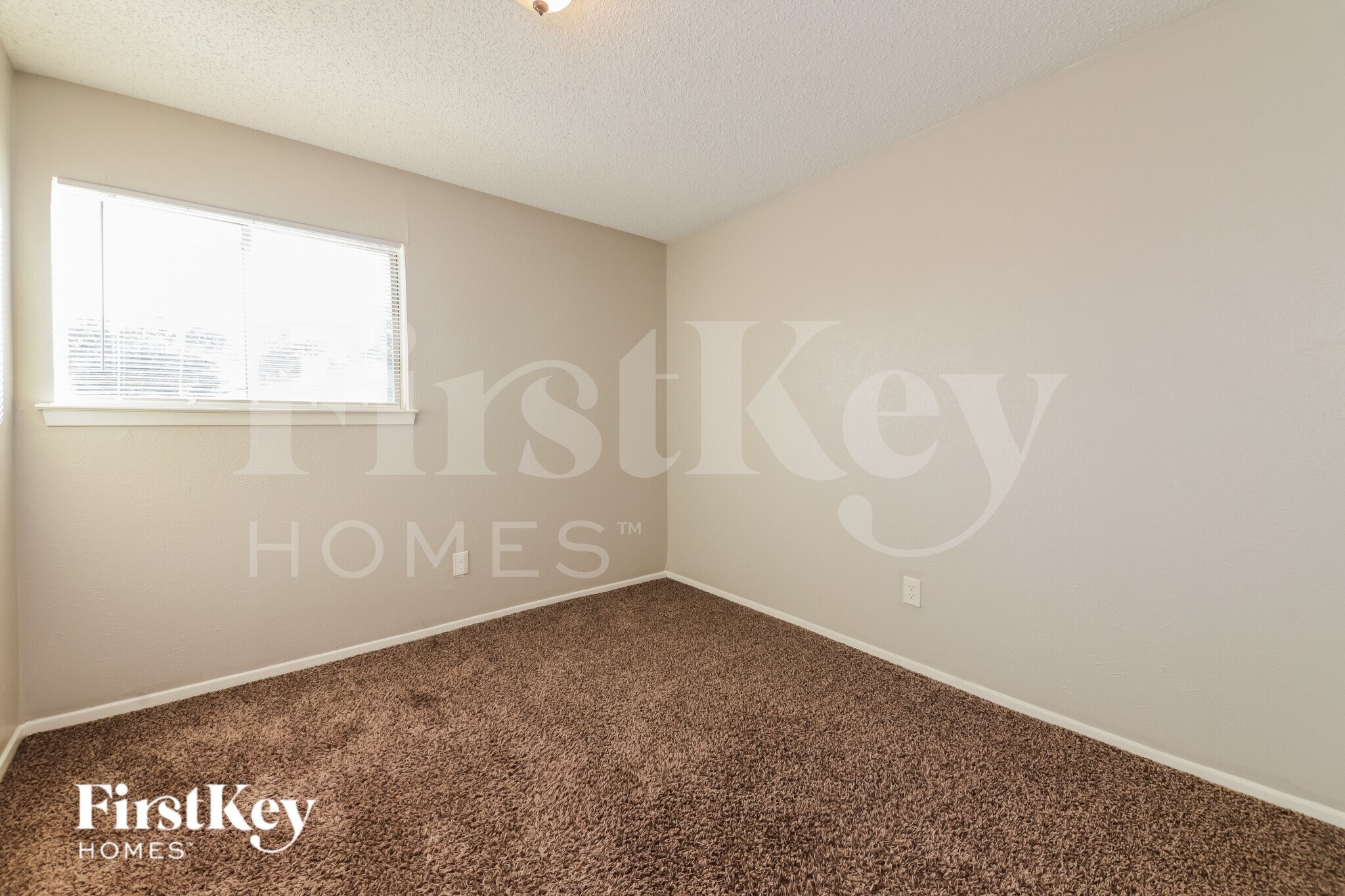 Building Photo - 2933 Southern Cross Dr