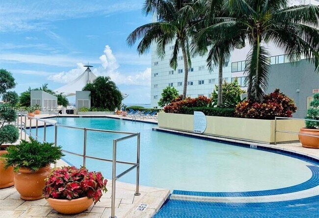 Building Photo - 253 NE 2nd St