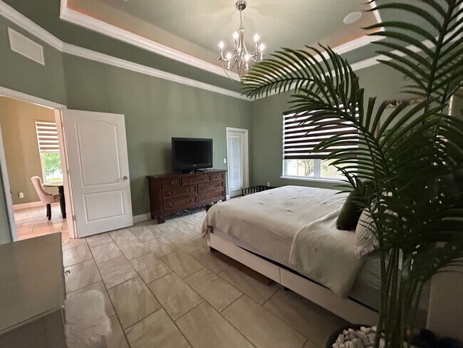 Building Photo - Elegant 3/2 in Oakmont