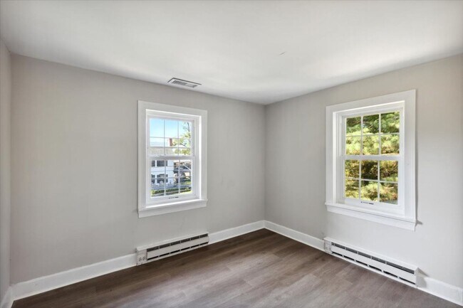 Building Photo - 3 Bedroom / 2.5 Bath House Available Now in Harleysville