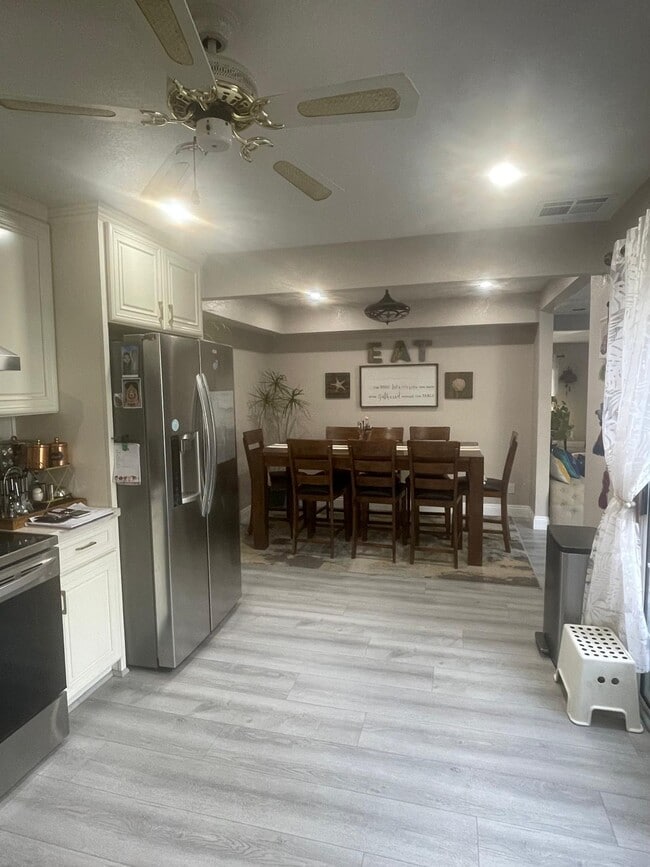 Building Photo - 7734 Creekside Dr