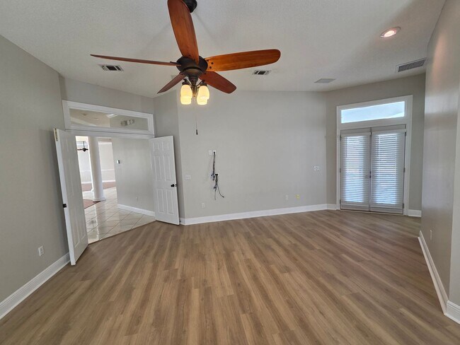 Building Photo - 102 Grove Isle Blvd