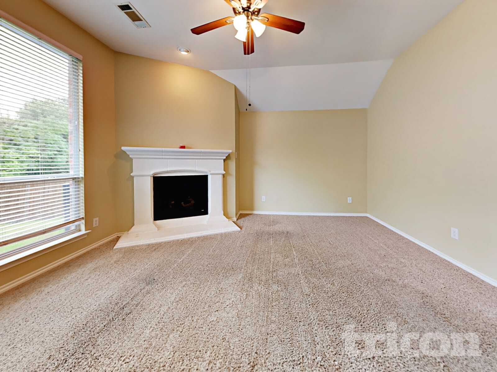 Building Photo - 8622 Granville Dr