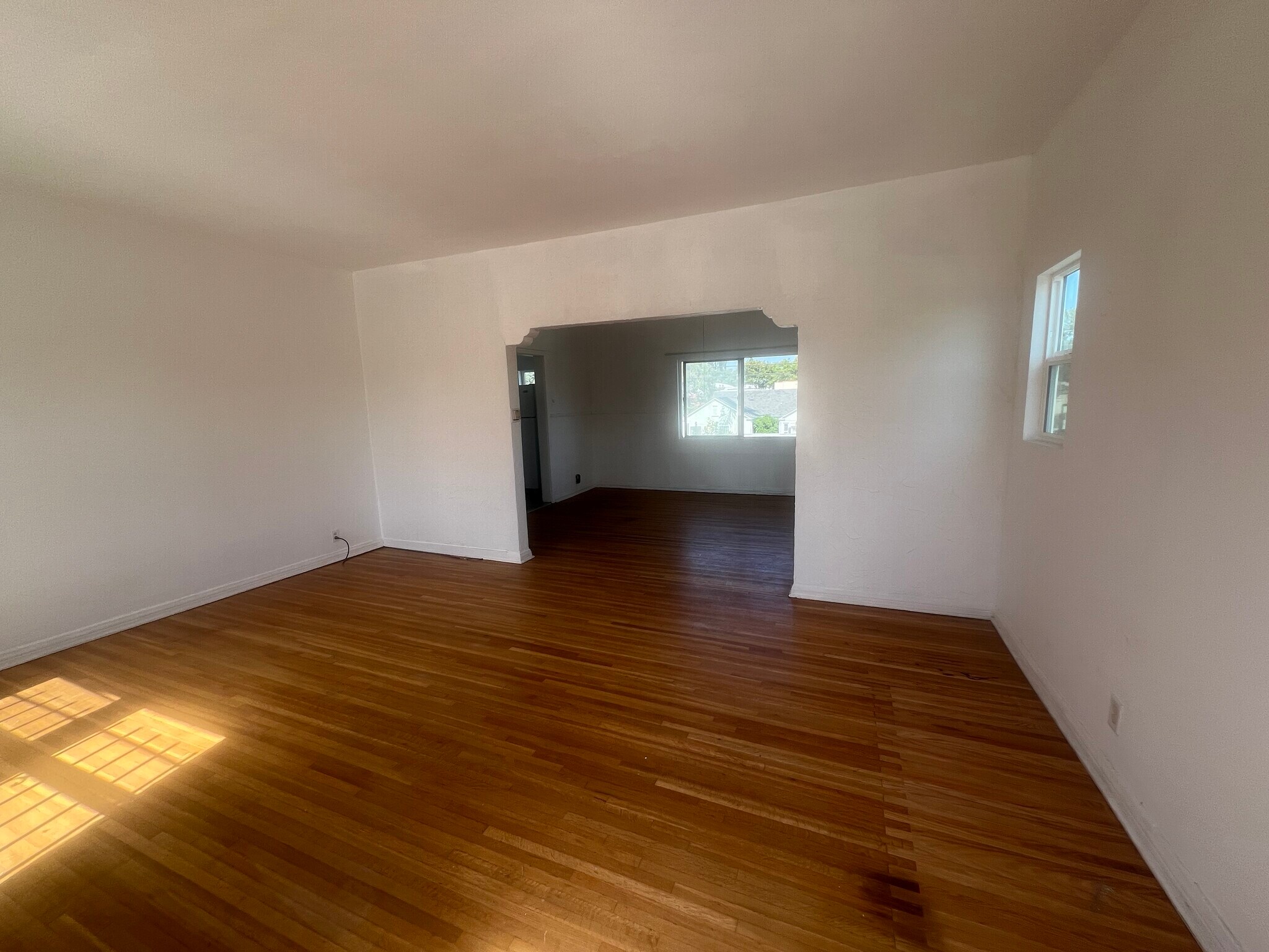 Building Photo - 800 N Mansfield Ave