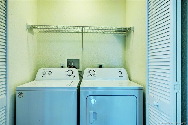 Building Photo - 49 SE Sedona Cir