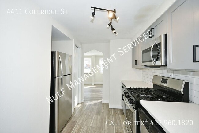 Building Photo - 2 bed, 1 bath duplex in Stanton Heights