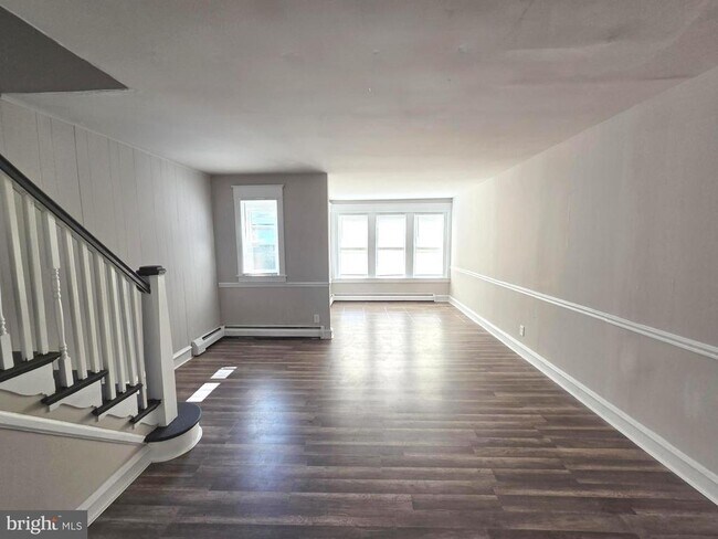 Building Photo - 4020 Howland St