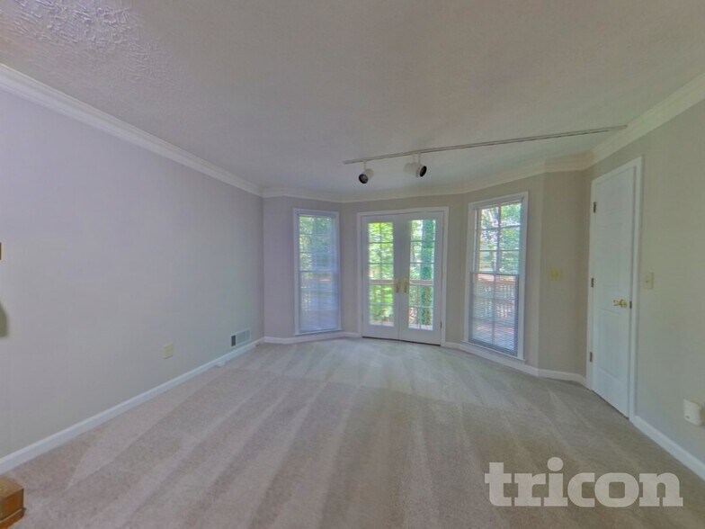 Building Photo - 325 Ridge Ct