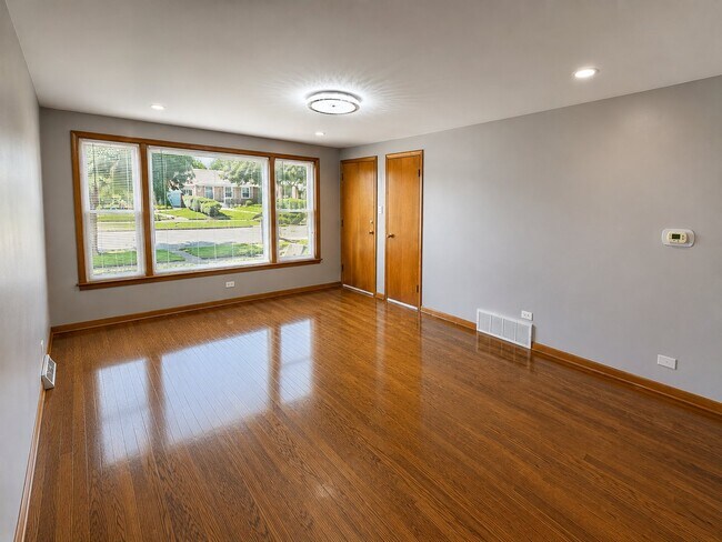 Building Photo - 11251 S Ave L