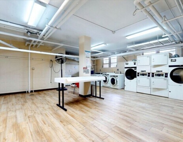 Building Photo - 25 Cartright St