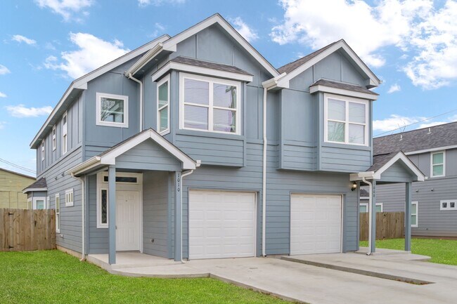 Building Photo - 1008 E Fannin St