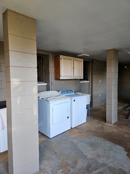 Building Photo - 148 Elilani St