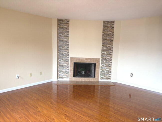 Building Photo - 27 Crows Nest Ln