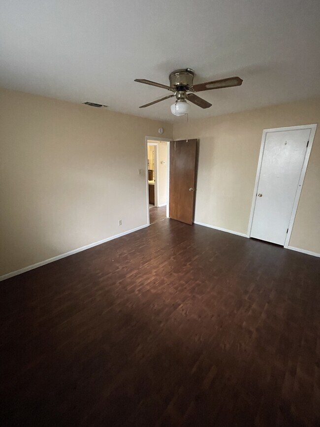 Building Photo - 247 Fennel Dr