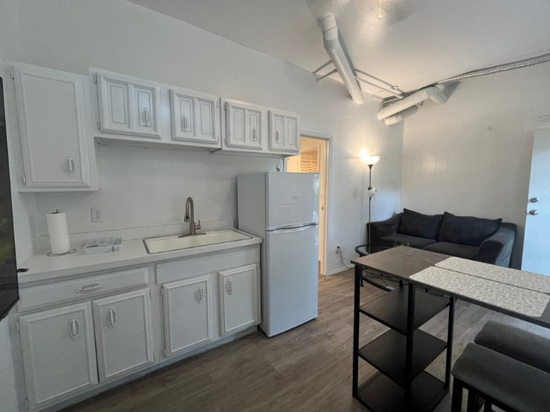 Building Photo - 920 N 9th St Rd