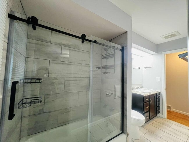 Building Photo - Now Available! Updated 4-Bedroom, 2-Bath Single-Family Home in Kenosha