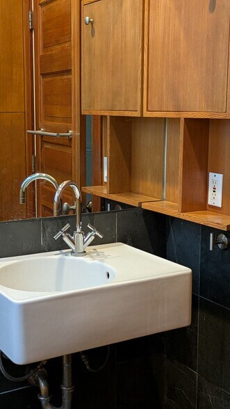 Bathoom - 1915 Grant Ave