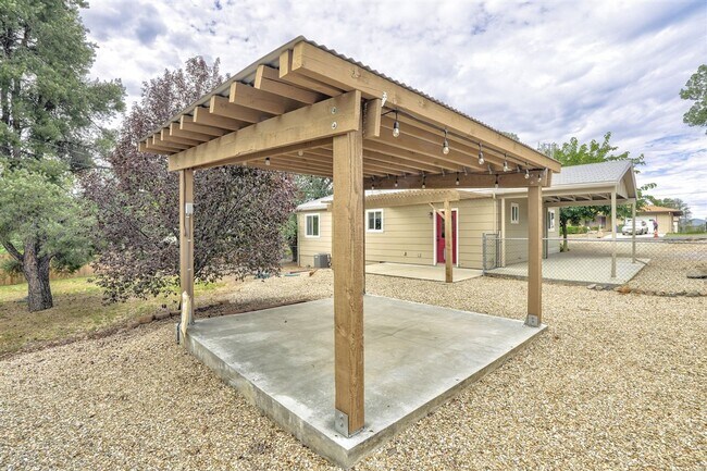 Building Photo - 2111 Nolte Dr