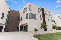 Building Photo - 5 Fyfer Pl