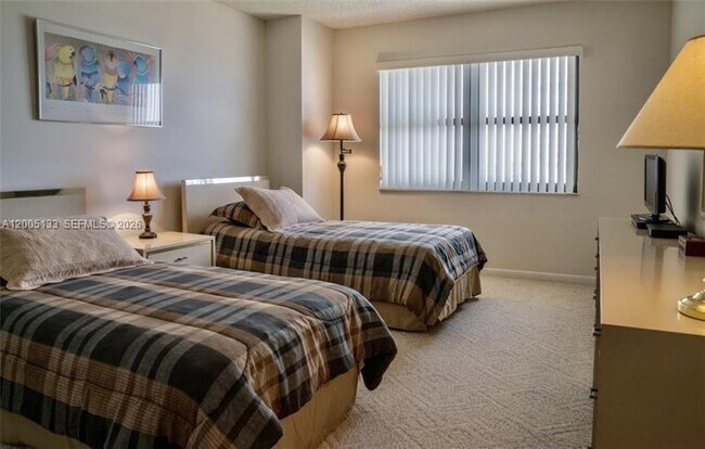 Building Photo - 1800 S Ocean Blvd