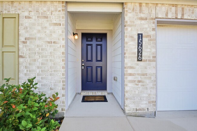 Building Photo - 15626 Del Norte Dr