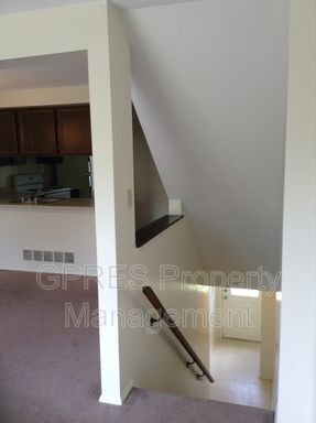 Building Photo - Townhouse for rent