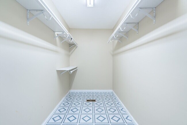 Building Photo - 182 Megan Ln