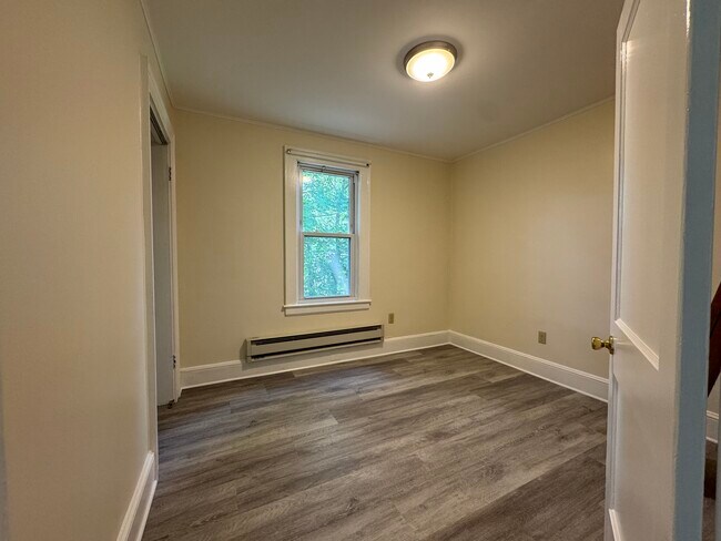 Unit 2S bedroom - 9R Lake Dr