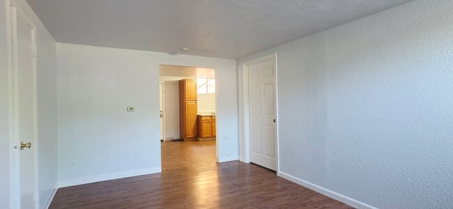Building Photo - Spacious 3 bed/1 bath basement unit available now!