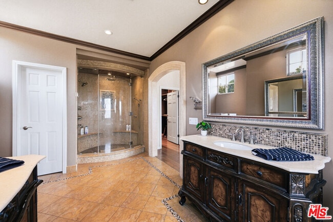 Building Photo - 501 Sadie Rd