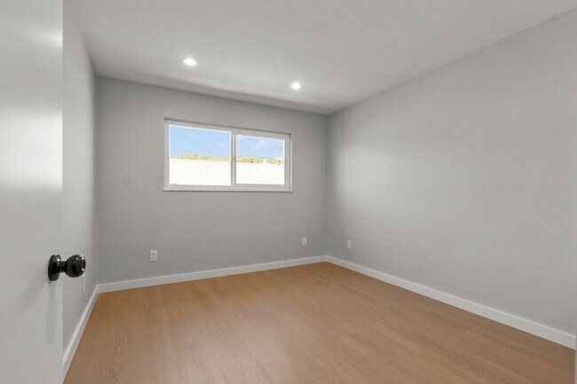 Building Photo - 3801 Lincoln Ave