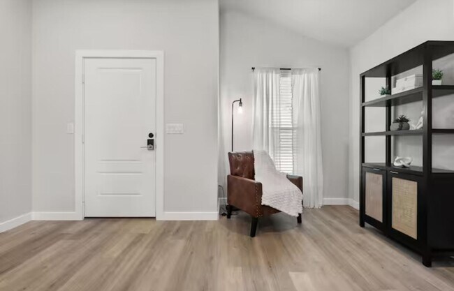 Building Photo - Bring your suit case, we’ll handle the rest! Fully furnished in Upland West!