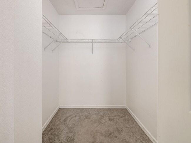Building Photo - Riverview Townhome