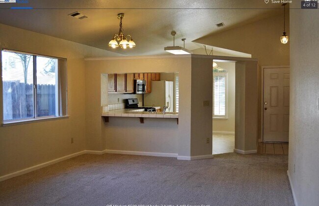 Building Photo - 5325 Avante Ln