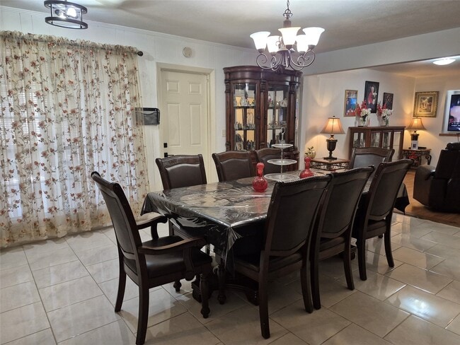 Building Photo - 854 Shawnee St