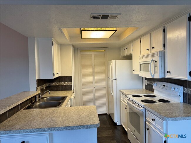 Building Photo - 1013 Chestnut St