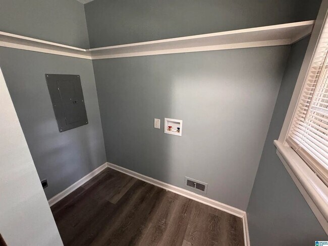 Building Photo - MOVE IN SPECIAL!! LIMITED TIME ONLY!! FIRST MONTH FREE!