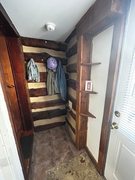 Rear Entry - 21 W Main St