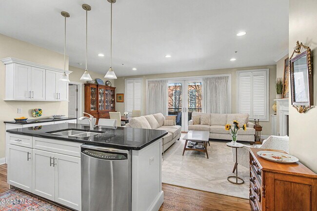 Building Photo - 87 Railroad Pl