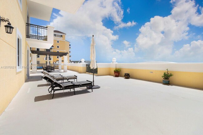 Building Photo - 8395 SW 73rd Ave