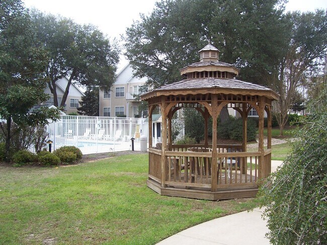 Building Photo - Great Florida Condo!