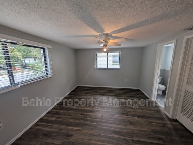 Building Photo - 9425 Palm Ave