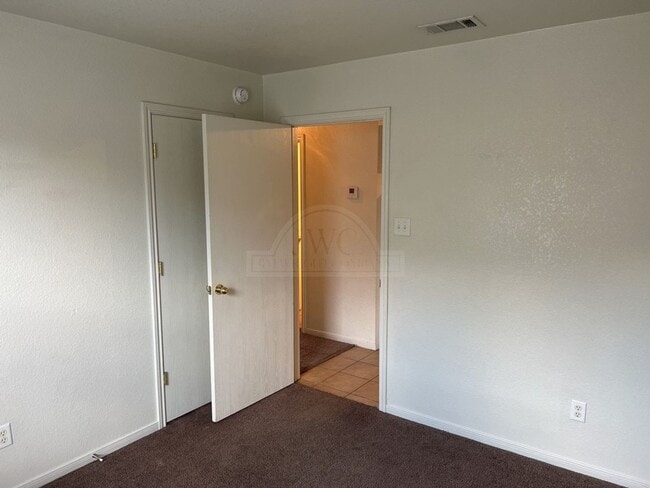 Building Photo - 304 Primrose